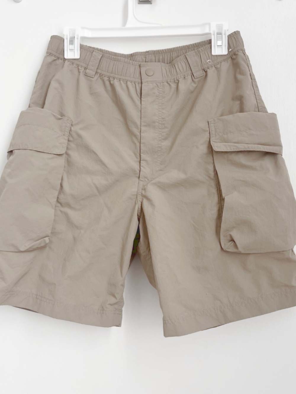 Uniqlo Tan Cargo Shorts Elastic Size 30-33 Waist Nylon